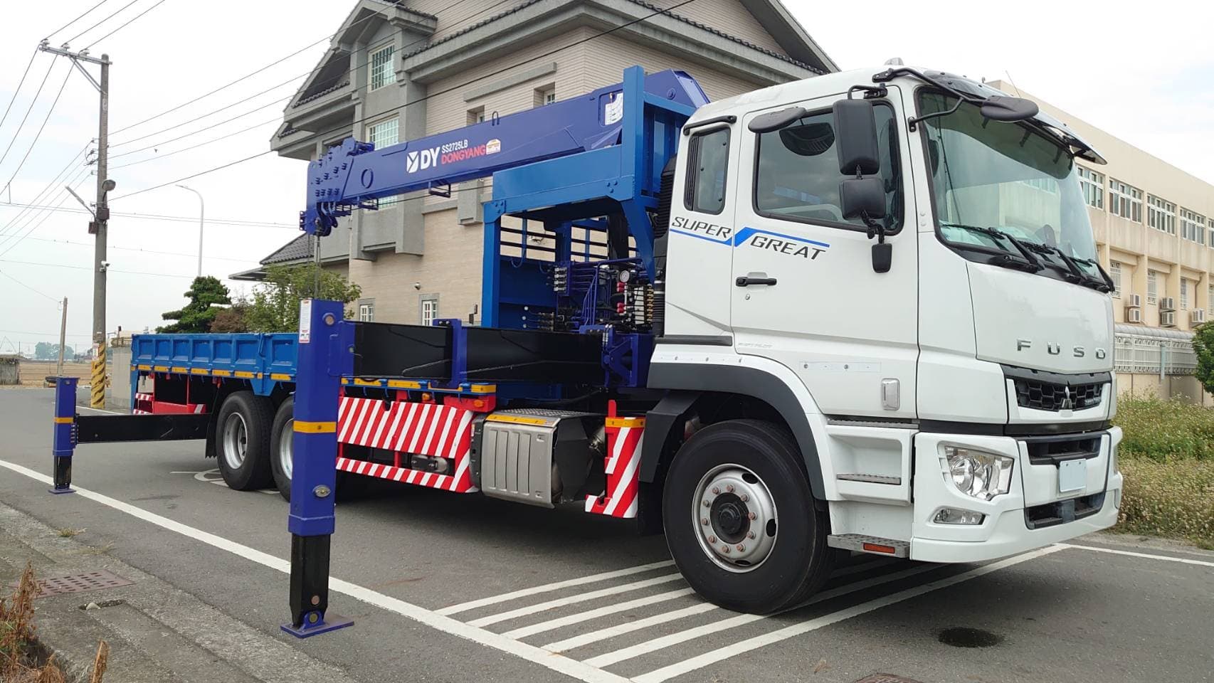 [出售中]大貨車附加吊桿[26噸][FUSO][2024]吊卡車